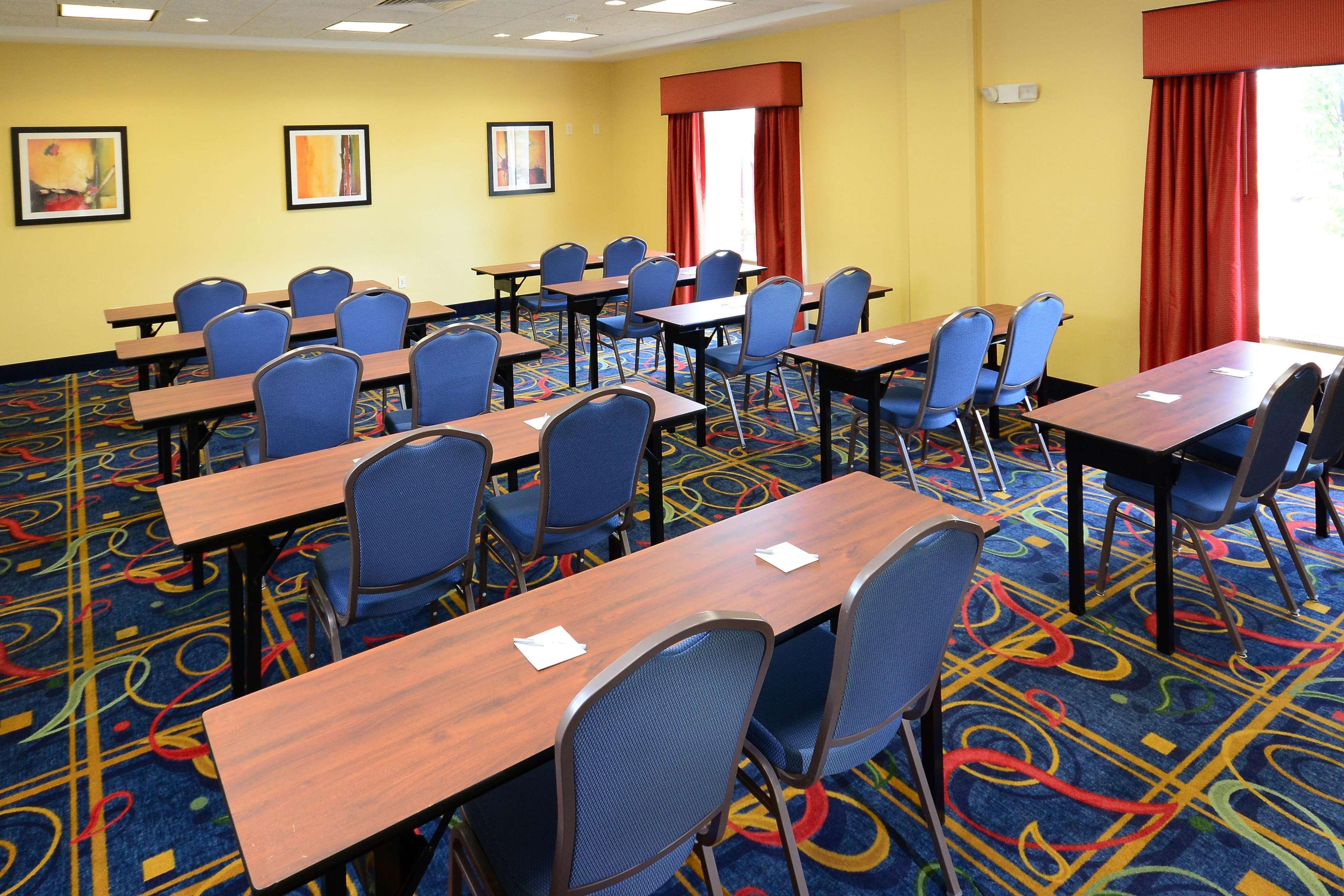 Hampton Inn & Suites Хънтърсвил Екстериор снимка