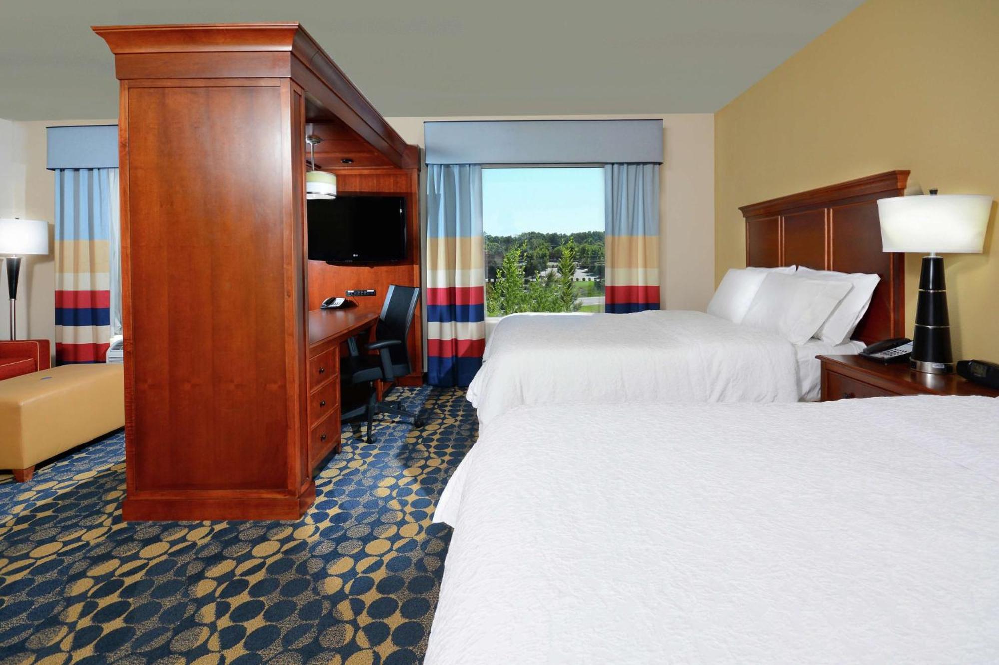 Hampton Inn & Suites Хънтърсвил Екстериор снимка