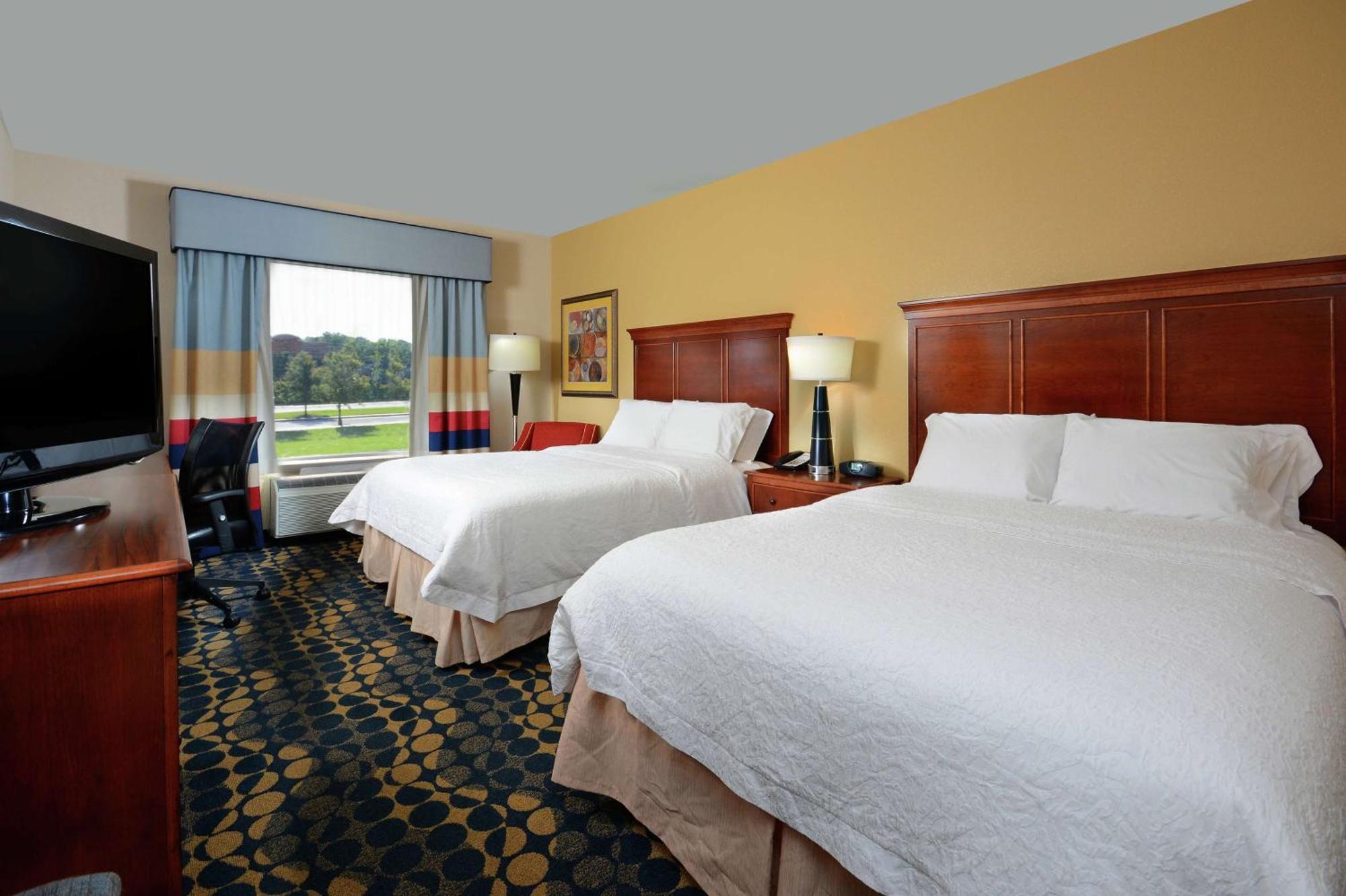 Hampton Inn & Suites Хънтърсвил Екстериор снимка