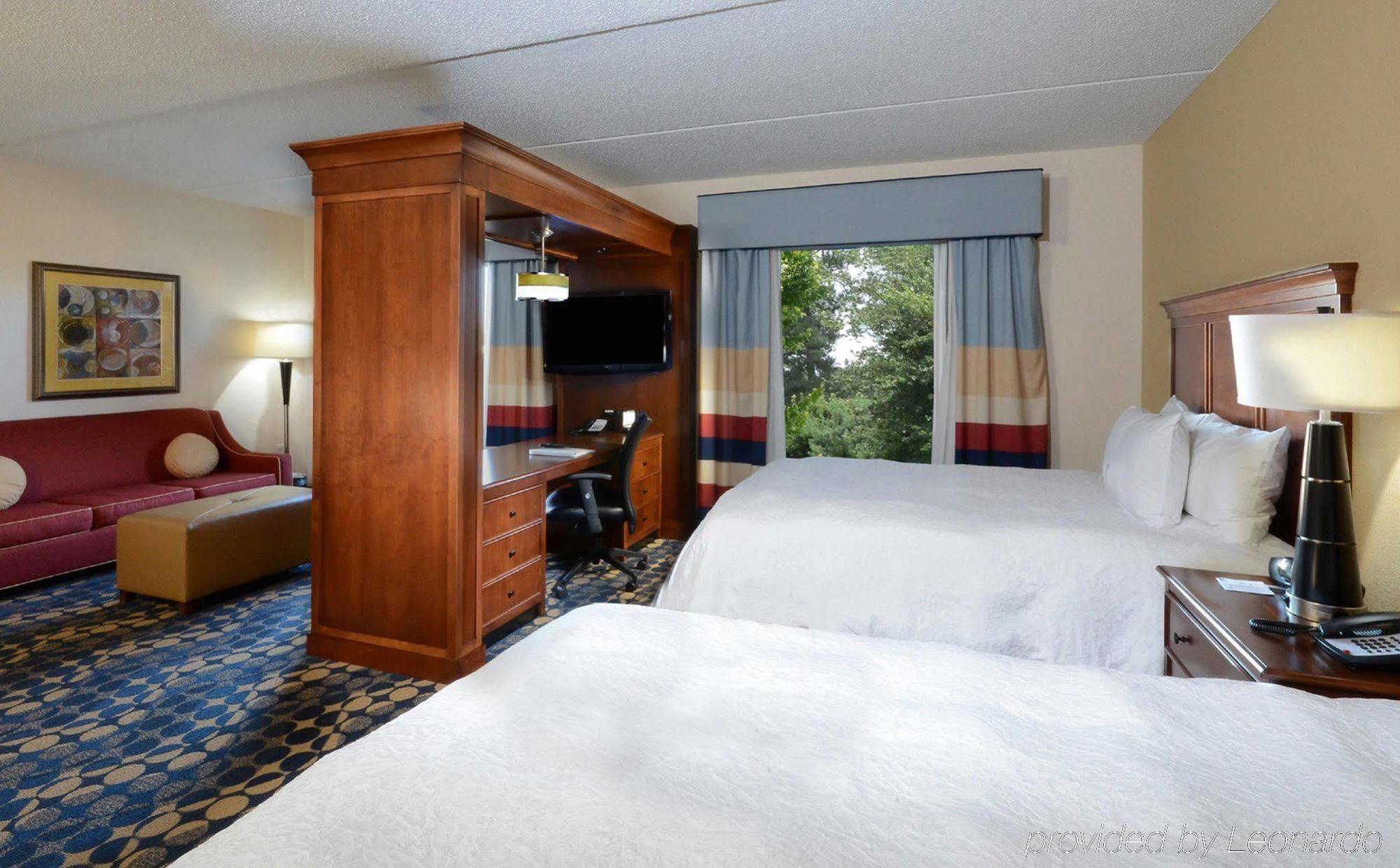 Hampton Inn & Suites Хънтърсвил Екстериор снимка