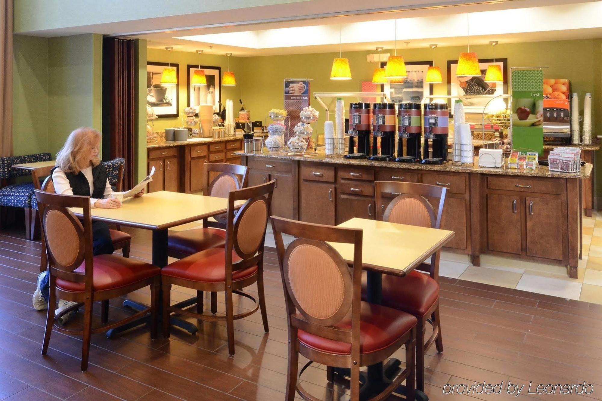 Hampton Inn & Suites Хънтърсвил Екстериор снимка