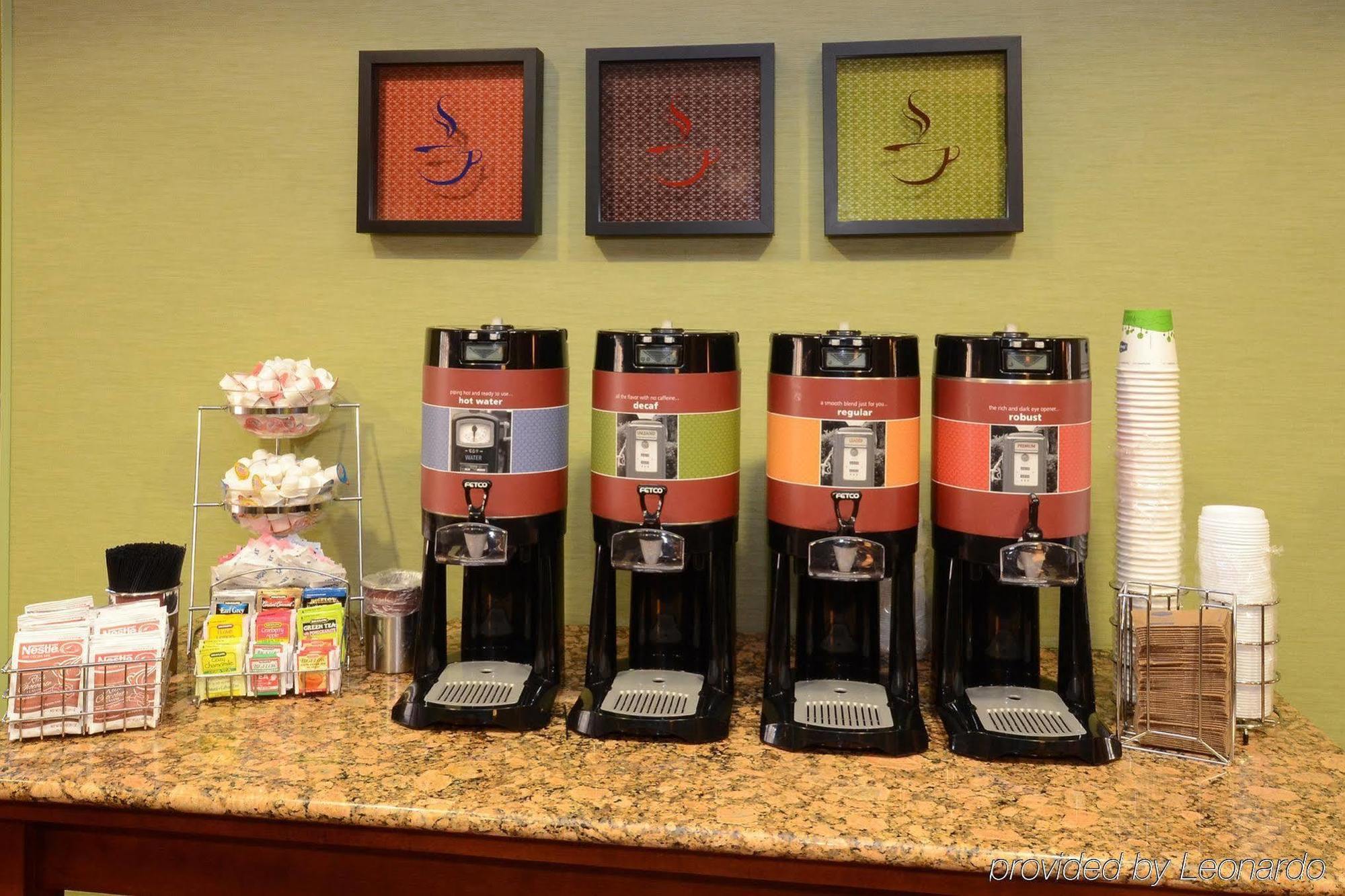 Hampton Inn & Suites Хънтърсвил Екстериор снимка