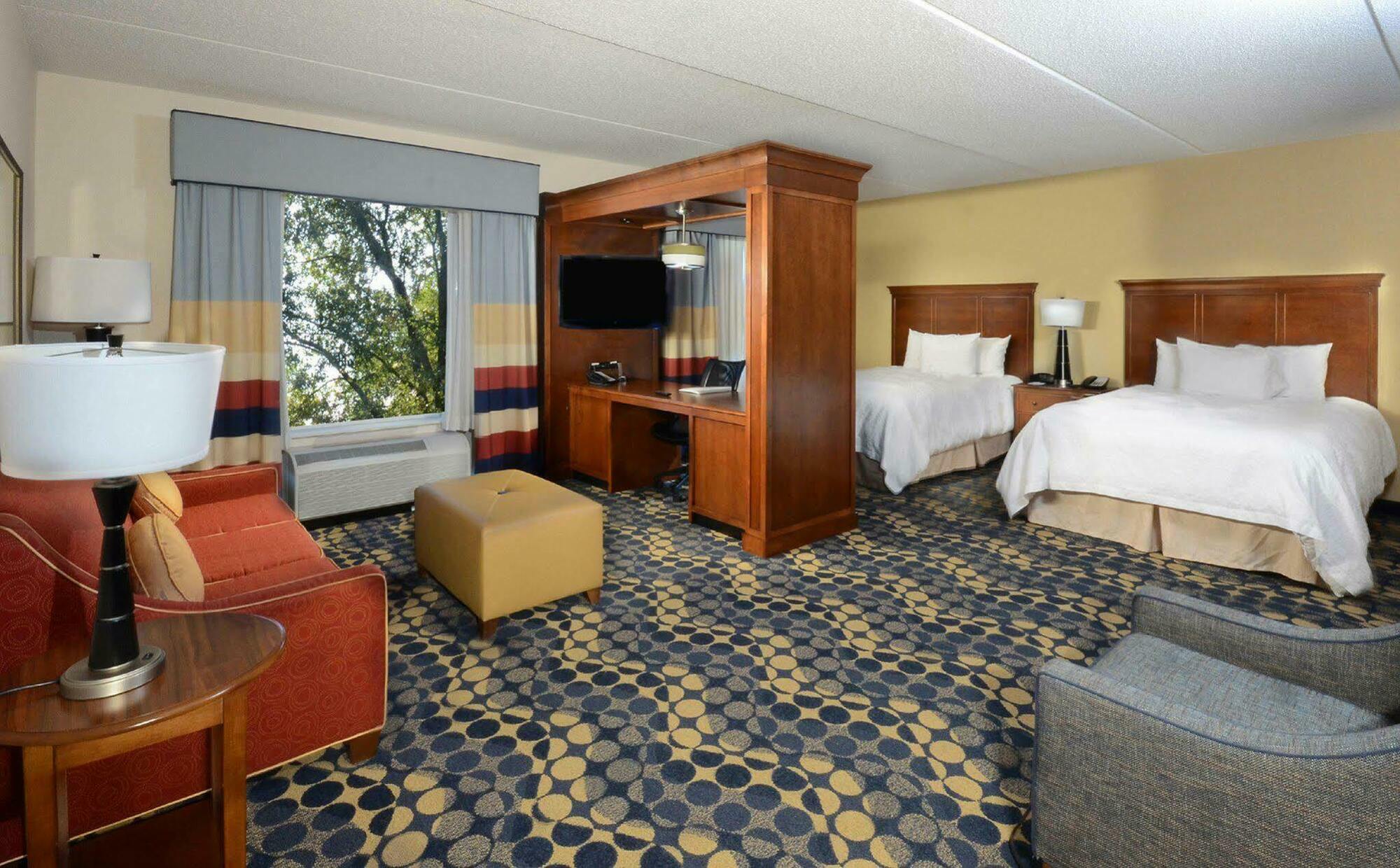 Hampton Inn & Suites Хънтърсвил Екстериор снимка
